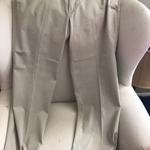 Men’s Classic Fit Khaki Haggar Slacks